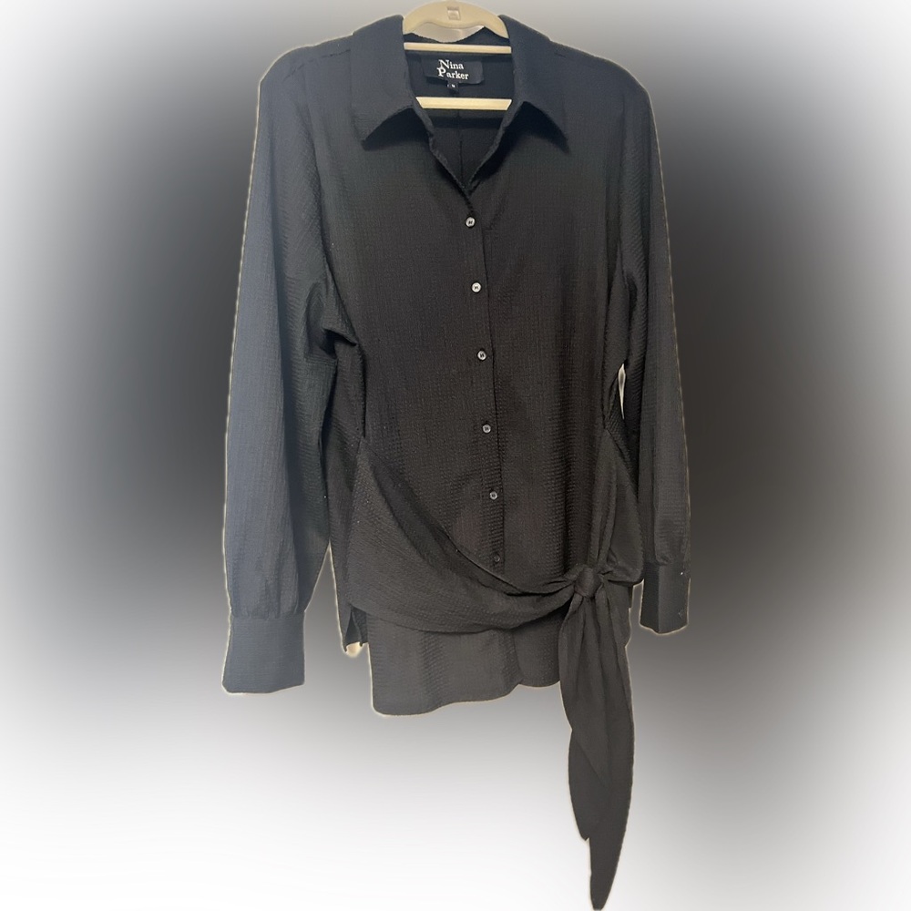 1x Nina Parker waist tied textured tunic